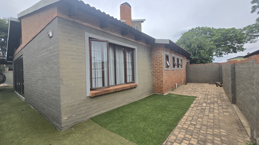 4 Bedroom Property for Sale in Waterval East North West